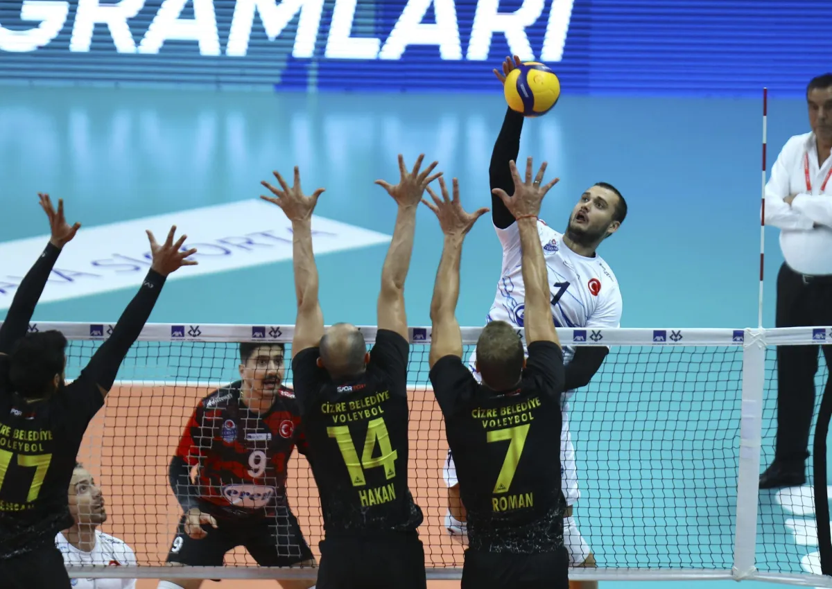 Erkekler AXA Sigorta Kupa Voley’de grup etabında Çeyrek finale çıkan 4 takım belli oldu