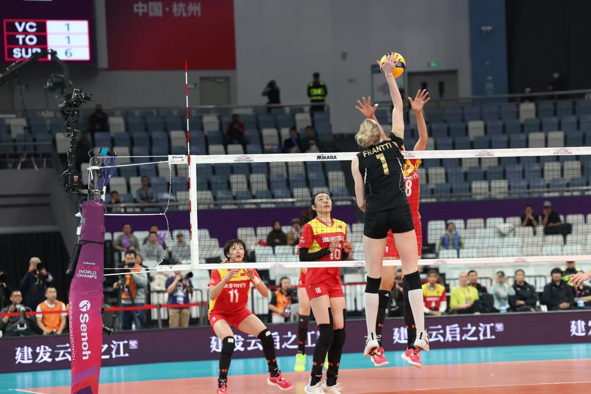 VakıfBank, Kulüpler Dünya Şampiyonası'nda üst üste 3. kez finalde!