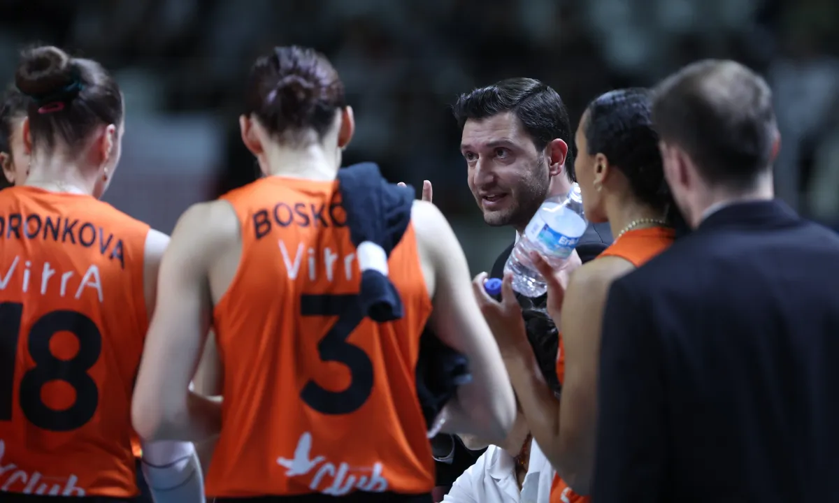 Eczacıbaşı Dynavit, Beşiktas Ayos’a set vermedi
