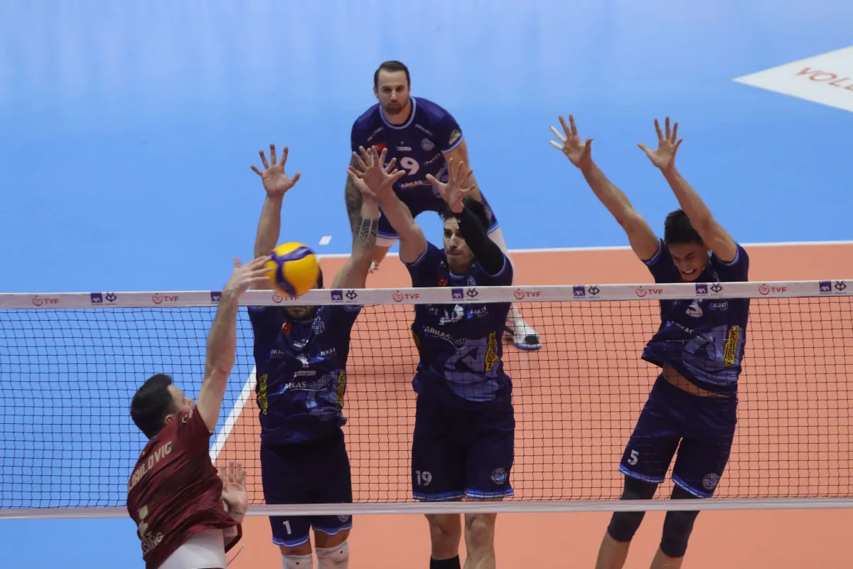 ARKAS AXA SİGORTA KUPA VOLEY'DE YARI FİNALDE
