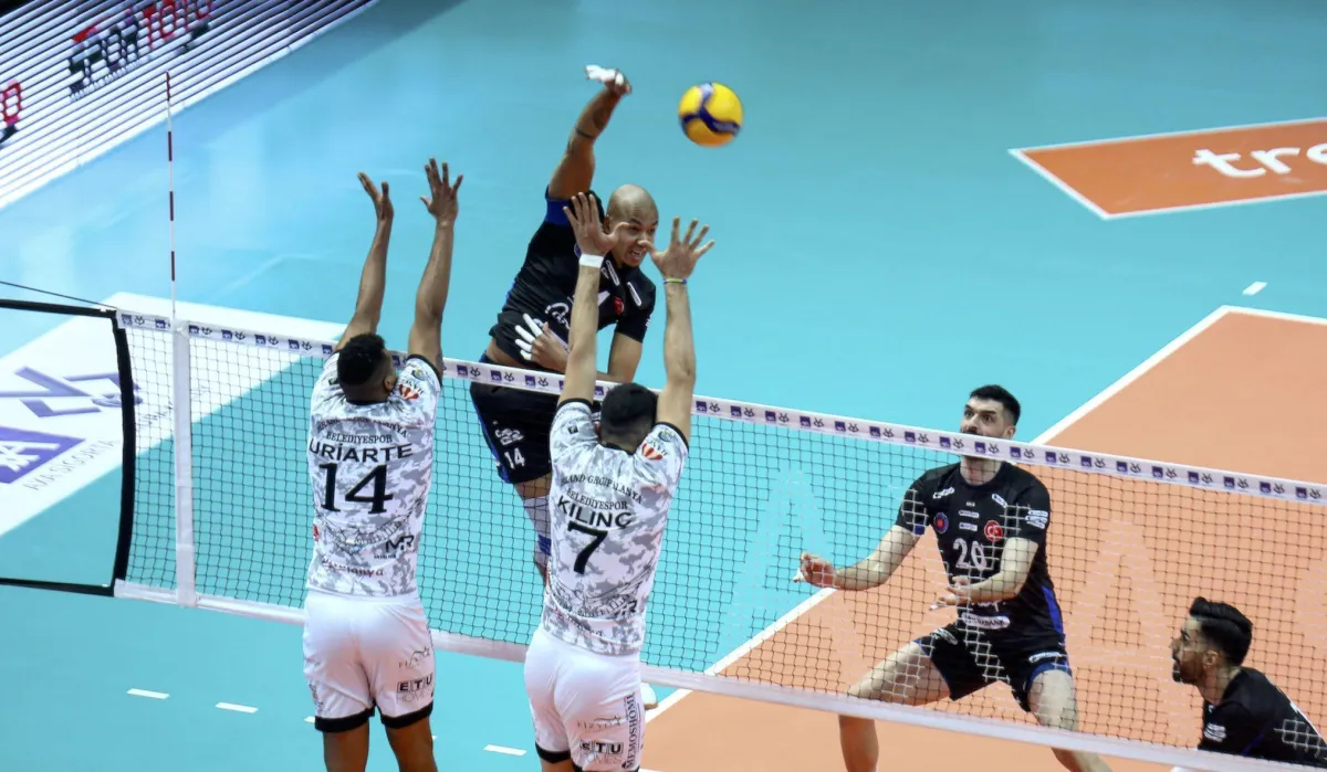 Halkbank Axa Sigorta Kupa Voley’de yarı finalde