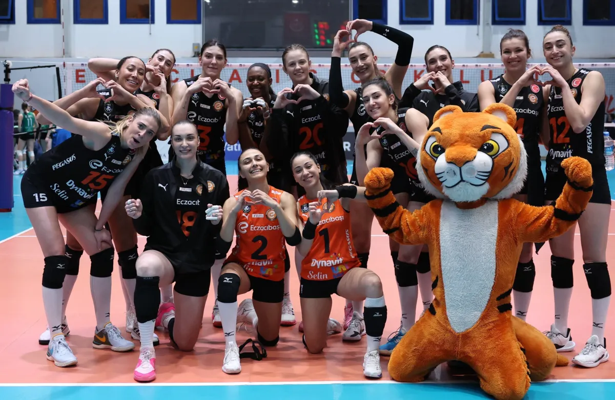 Eczacıbaşı Dynavit, Axa Sigorta Kupa Voley’de yarı finale yükseldi