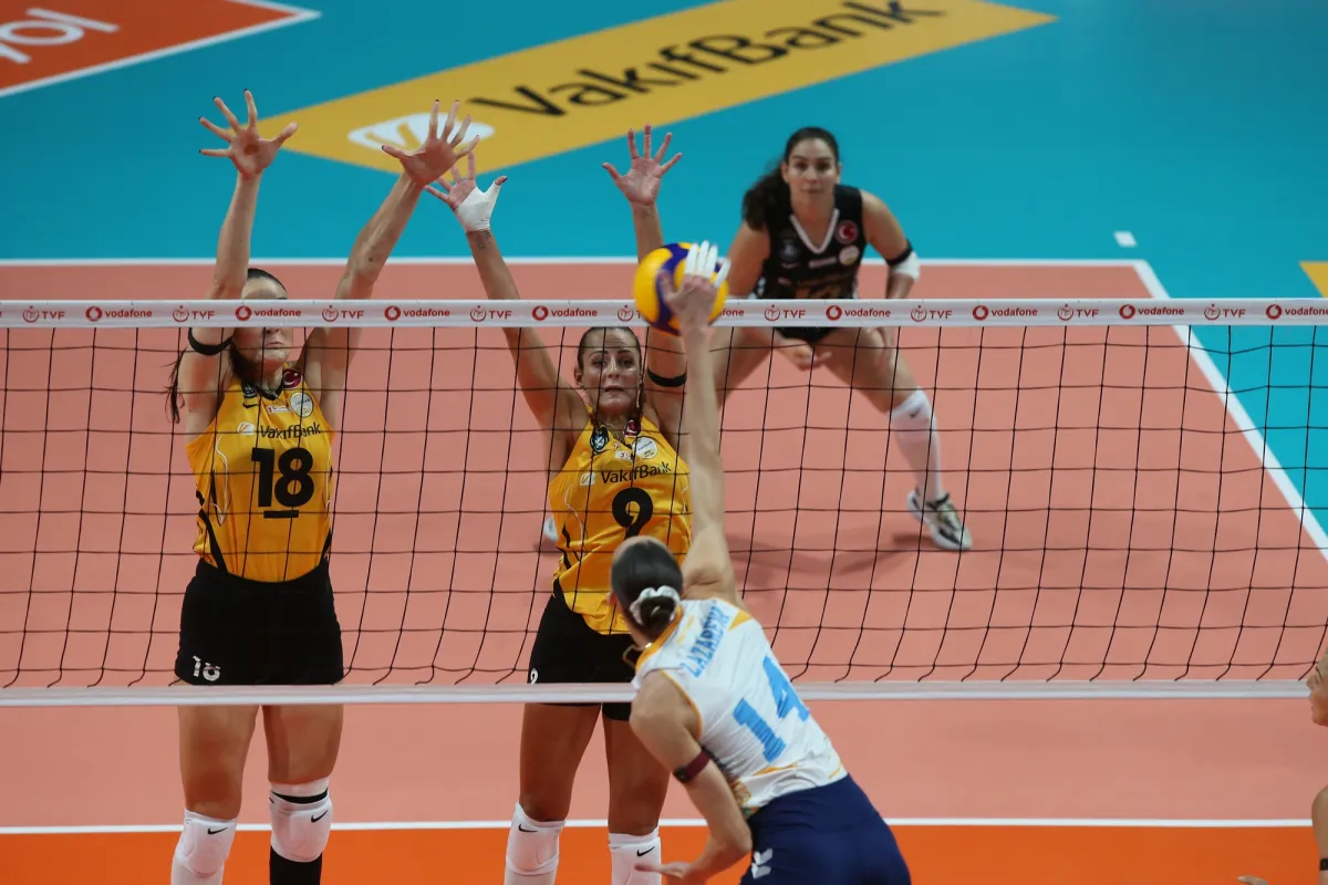VakıfBank, taraftarı önündeki ilk maçında Kuzeyboru’yu mağlup etti