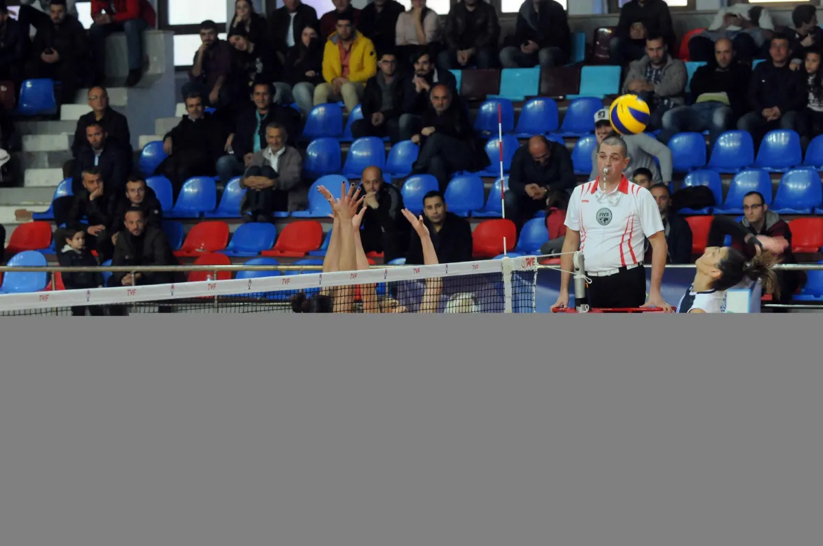 İdman Ocağı Galibiyetle tanıştı. Başkent Ekibi Halkbank'ı 3-1 Yendi