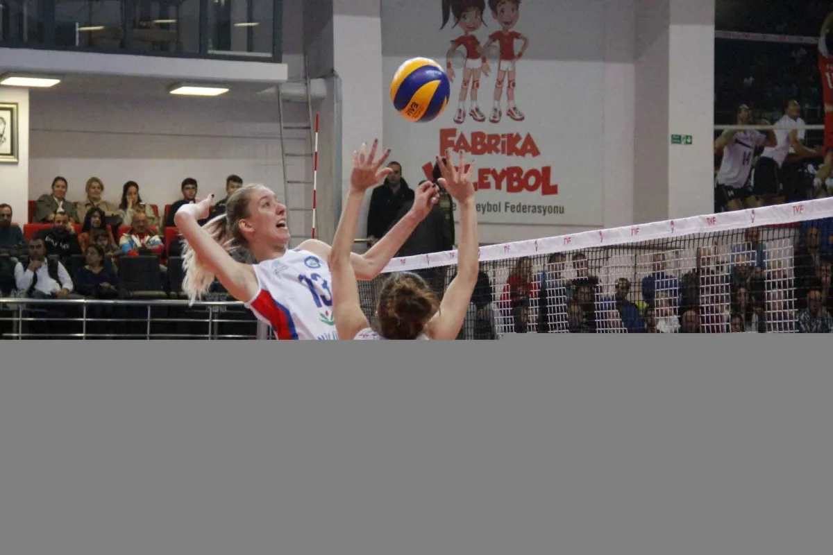 Bursa Derbisinda Bursa Büyükşehir Belediye Nilüfer'i 3-1Yenerek 3. sırada Yer Aldı