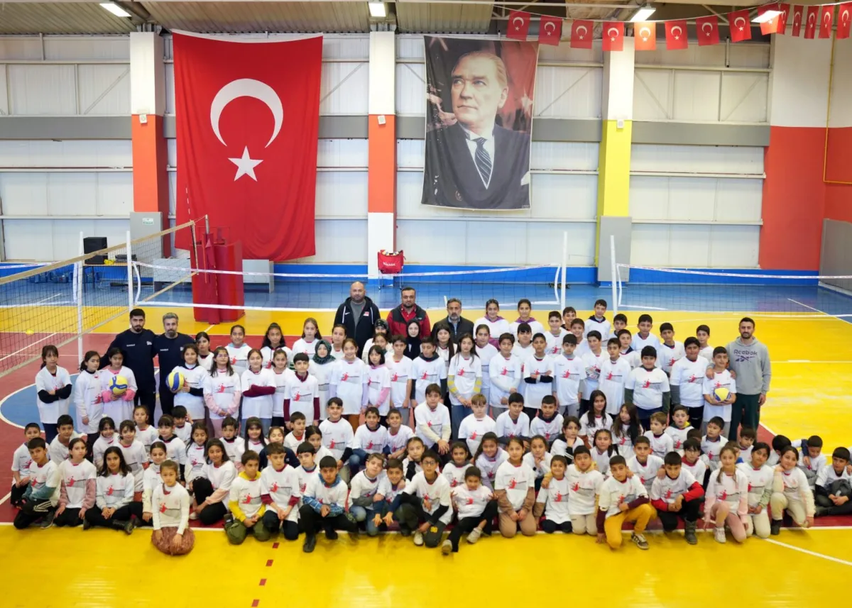 Fabrika Voleybol, yeni okulunu Erciş’te açtı.