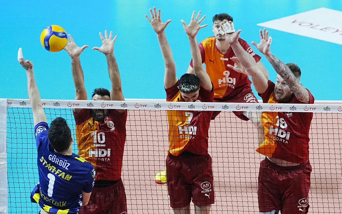 Efelerde İstanbul Derbisini Fener Kazandı