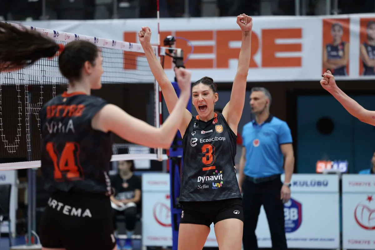 Eczacıbaşı Dynavit, AXA Sigorta Kupa Voley’de adını dörtlü finale yazdırdı