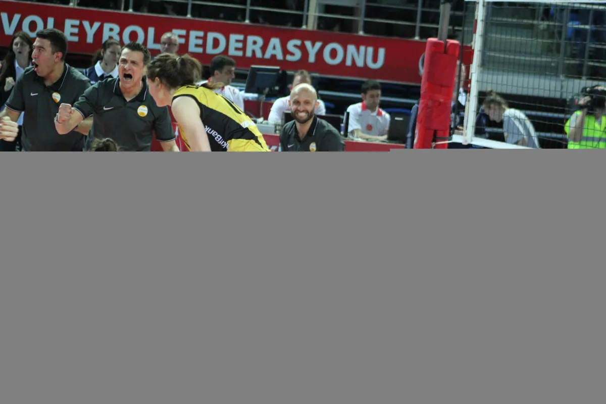 VakıfBank 6'lı Play Off İlk Maçında İsviçre'nin Volero Zürih Takımını 3-2 Yendi