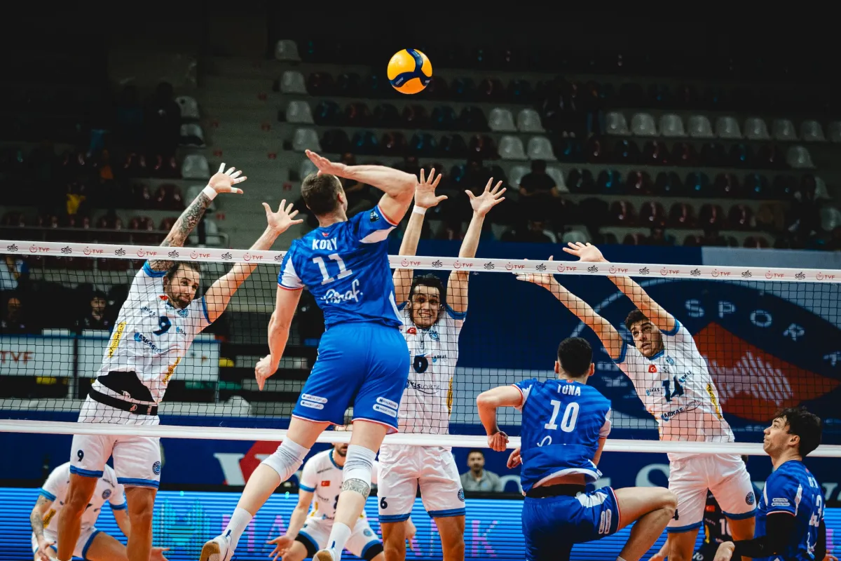 Halkbank, Başkent'te Arkas'a 3_1 Yenildi