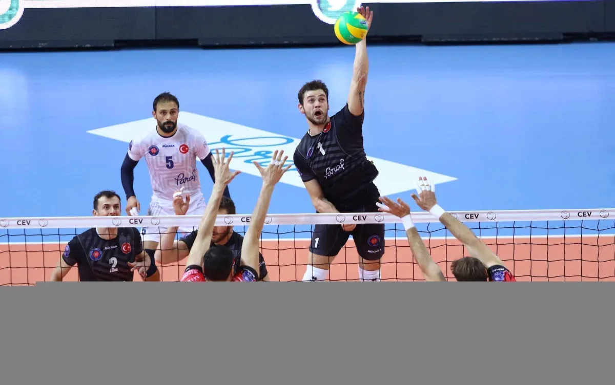 CEV Erkekler Şampiyonlar Ligi E Grubunda İtalya’nın Sir Sicoma Colussi Perugia takımı Halkbank'ı Ankara'da 3-0 Yendi