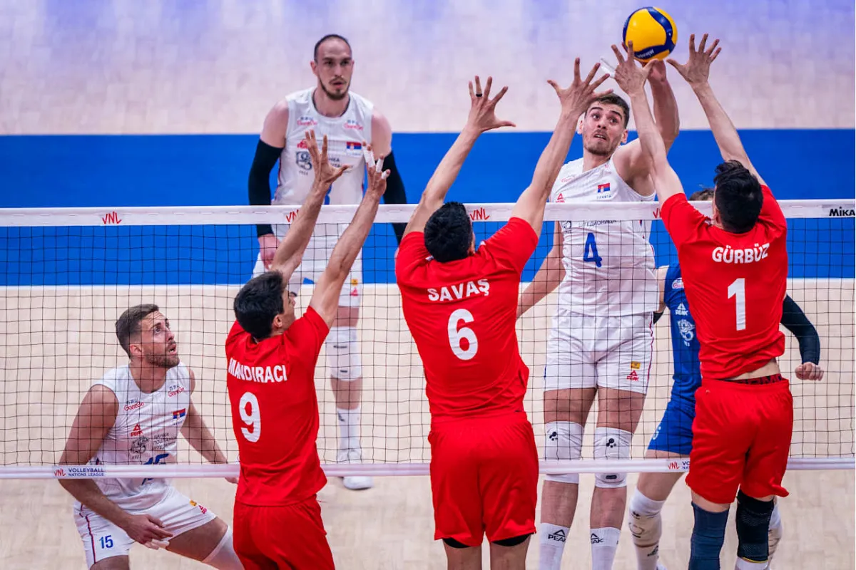 A Milli Erkek Voleybol Takımı VNL ilk maçında Sırbistan'a 3-1 mağlup oldu.