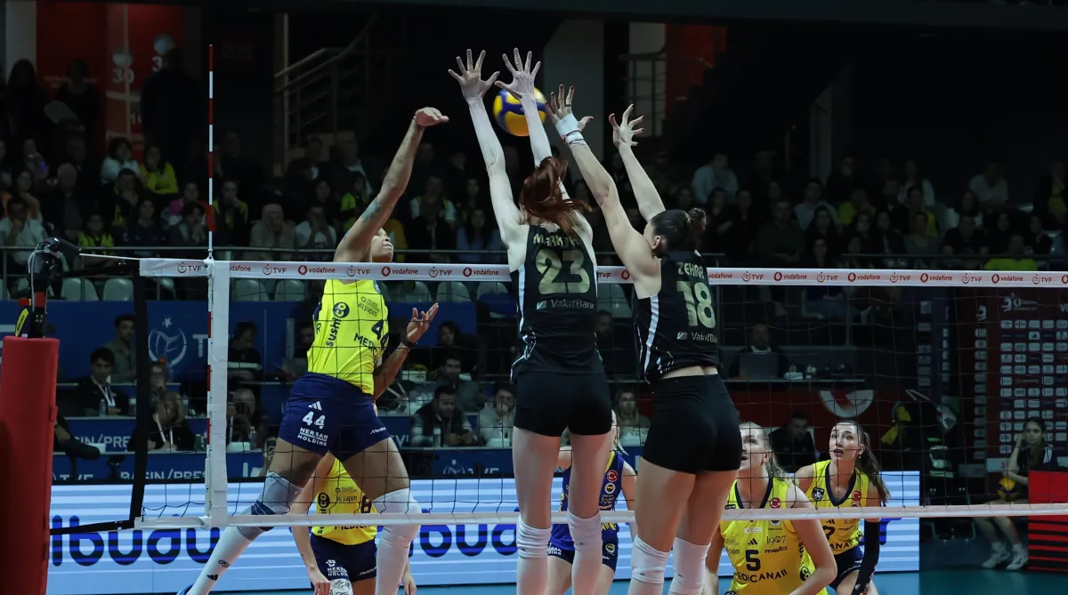VakıfBank zirveyi bırakmadı!