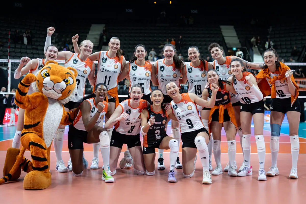 Eczacıbaşı Dynavit Vodafone Sultanlar Play-off 3-4 etabının ilk maçında galip