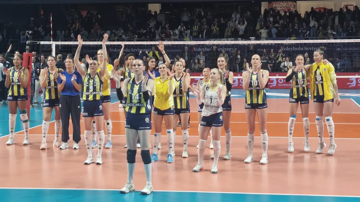 FENERBAHÇE MEDİCANA 3 2 VAKIFBANK'I 3_2 YENDİ ŞAMPİYON 5. MAÇTA BELLİ OLACAK