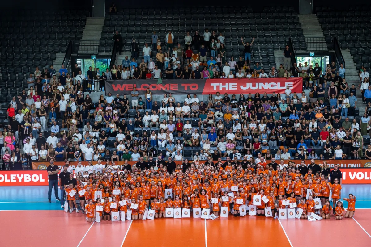 Eczacıbaşı Spor Kulübü Mini Voleybol Şenliği gerçekleşti