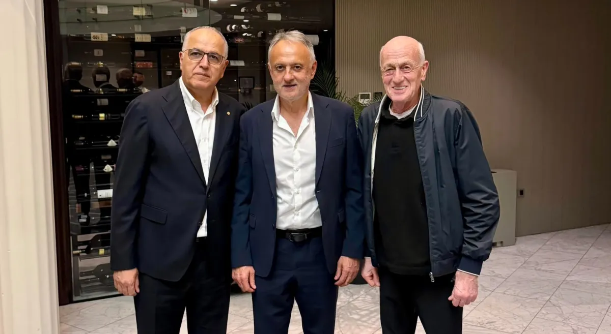 Sırbistan Spor Bakanı Gajic, TVF Başkanı Mehmet Akif Üstündağ ve TVF Asbaşkanı Semih Oktay’ı Yemekte Ağırladı