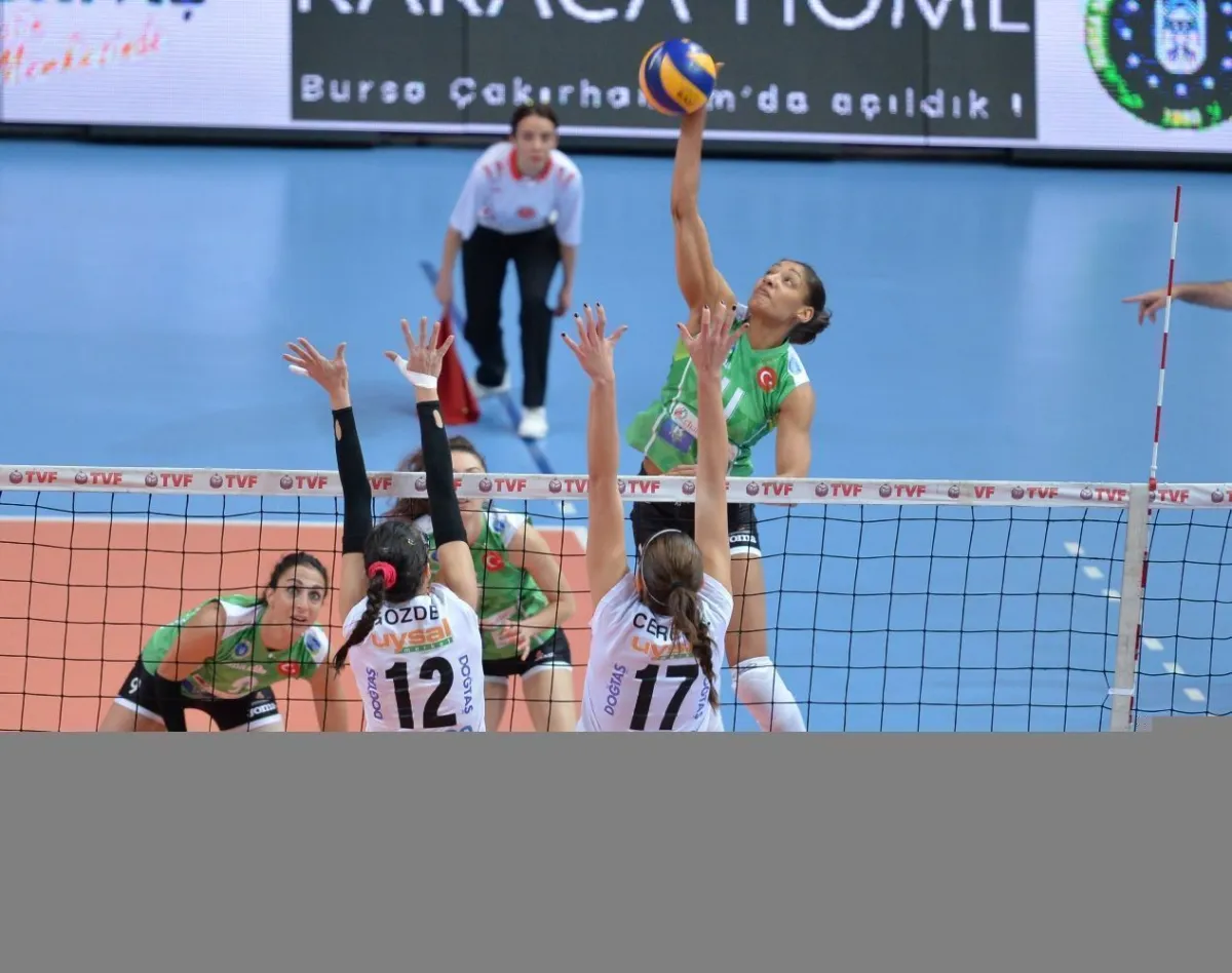 Bursa Büyükşehir Belediye Spor Kupa Voley'de Turladı