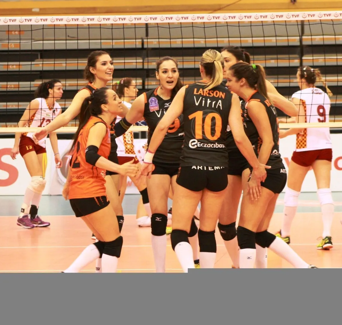 Eczacıbaşı VitrA, Cim Bom'dan Rövanşı Aldı: 3-1