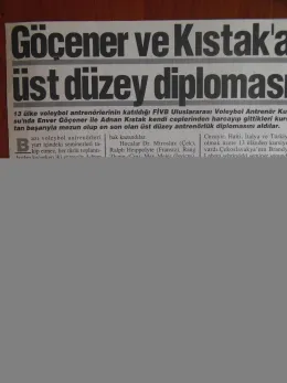 Enver Göçener ve Adnan Kıstak Hoca'ya saygılarımızla.. 1990'lı yıllar.. Çekoslovakya'nın ikiye ayrılmadığı yıllar... Kendi olanaklarıyla kursa gidip bilgi becerilerini arttırıp diplomalarını aldılar.. Şimdi Adnan Bodrum'da yaşıyor, Enver Göçener ise Huzur