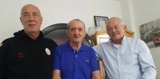 Türk voleybol tarihinin önemli ismi Duayen antrenörü Enver Göçener 'a kalp Pili takıldı