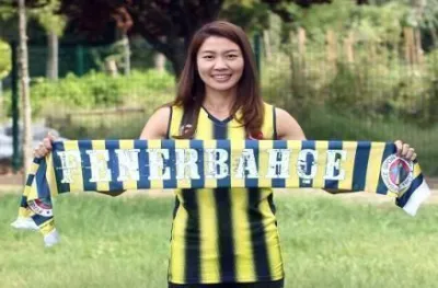 ABD'li pasör Carli Lloyd Sakatlanınca Taylandlı Pasör Nootsara Tomkom'un sözleşmesini uzattı.