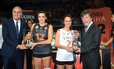 Esra ve Gülden’den “Son Manşet, Son Smaç”