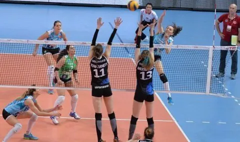 Bursa Büyükşehir Belediye Seramiksan'ı Manisa Turgutlu'ya Puansız Gönderdi: 3-1