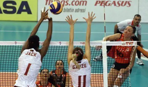 Eczacıbaşı VitrA Galatasaray'a İlk Seti Verdi Maçı ve 3 Puanı Aldı