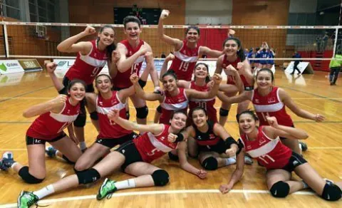 U18 Bayan Voleybol Milli Takımımız Kampa Giriyor