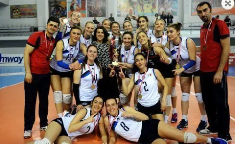 Eskişehir Anadolu Üniversitesi ile İzmir Büyükşehir Belediyespor Takımları 1. Lig’e Terfi Ettiler.