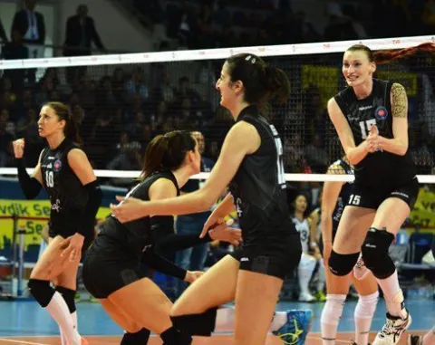 Vestel Venus Sultanlar Ligi Çeyrek Finalinde İkinci Gün Geride Kaldı