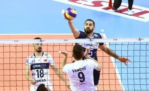 Efeler Ligi'nde 3. maçta İzmir'den Şampiyon Çıkmadı