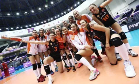 Eczacıbaşı VitrA, Kobe'deki İkinci Maçta Osasco Voleibol Clube’yi 3-1 Yenerek M oral Buldu