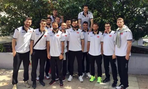 A Erkek Voleybol Milli Takımımız 2018 Dünya Şampiyonası Kıta Elemeleri 2. Etap Maçları İçin Fransa'nın Lyon Şehrine Gitti