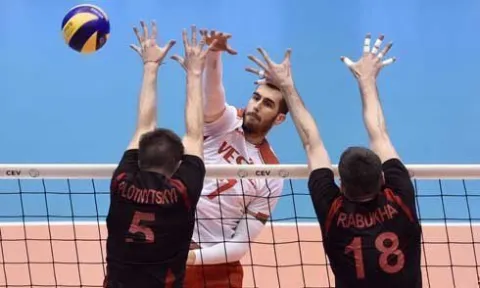 A Erkek millilerimiz son maçta Ukrayna'yı 16-25, 19-25 ve 20-25’lik setlerle 3-0 Yendi