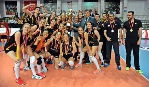 Festival Voleybol'da Genç Kızlarda Şampiyon VakıfBank