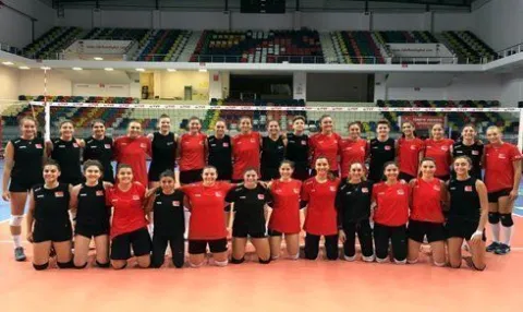 U18 ve U23 Bayan Voleybol Milli Takımlarımız Antrenman Maçında Karşılaştılar