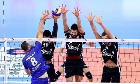 Halkbank Efeler Lİgi'ne Üç  Puanla Başladı