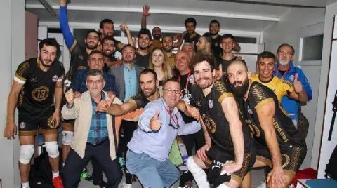 Jeopark Kula Belediyespor, Efeler Ligi'nin İlk Galibiyetini Almaktan Çok Mutlu