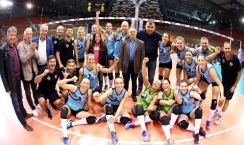 Bursa Büyükşehirin Sultanları Bulgaristan’dan Şampiyon Döndü