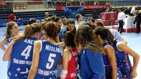 Türk Hava Yolları 5 Set Sonunda Gülen Taraf Oldu