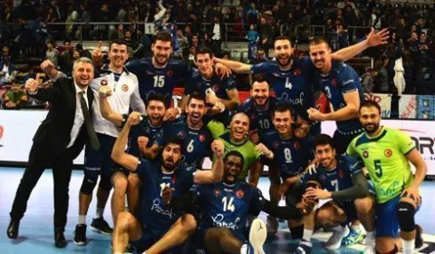 Halkbank lider Ziraat Bankası'na İlk Yenilgiyi Tattırdı 3 Puan Aldı