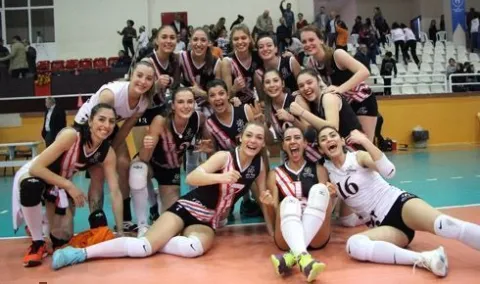 Alkışlar Rota Koleji'ne