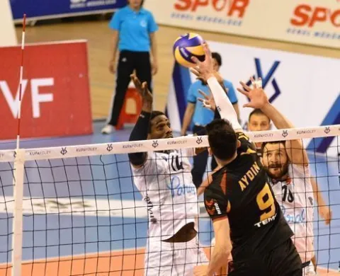 Halkbank Kupa Volley'de Yarı Finalde