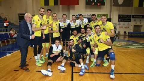 Fenerbahçe Ziraat Bankası'na set te puan da vermedi.