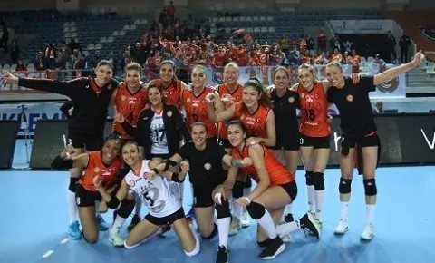 Eczacıbaşı VitrA, CEV Kupası'nda Finalde