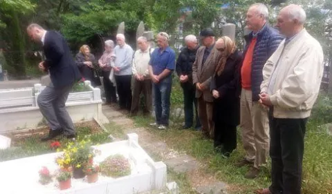 Değer Eraybar, ölümünün 8. yılında kabri başında anıldı.