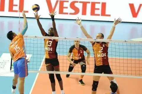 Galatasaray Şampiyonlar Ligi Yolunda bir Adım Öne Geçti