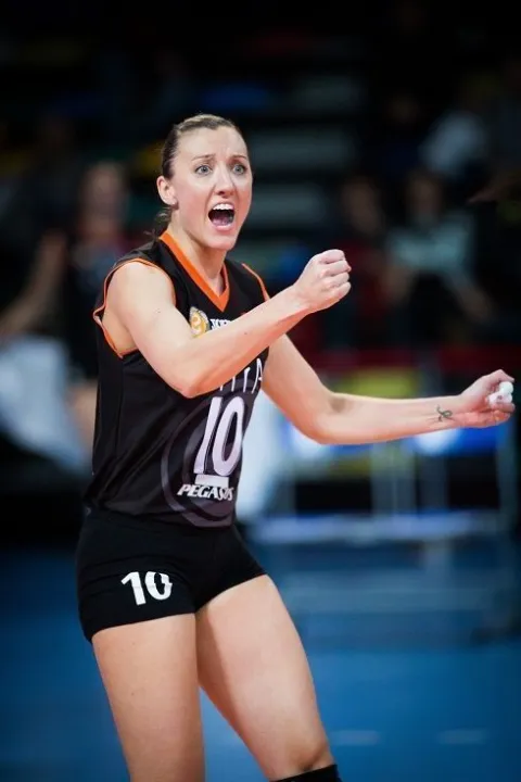 Kaptan Jordan Larson'la bir sezon daha